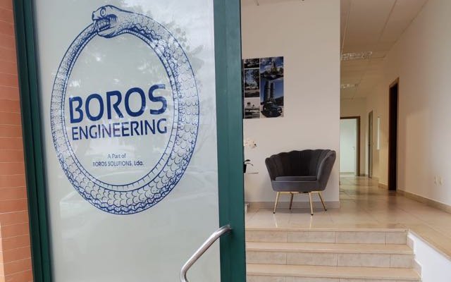 Eingang des Boros-Engineering-Büros in Olhão, Algarve